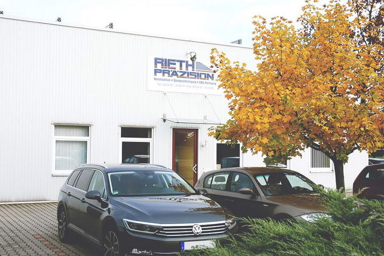 RIETH-PRÄZISION – Firmengebäude Ansicht 1